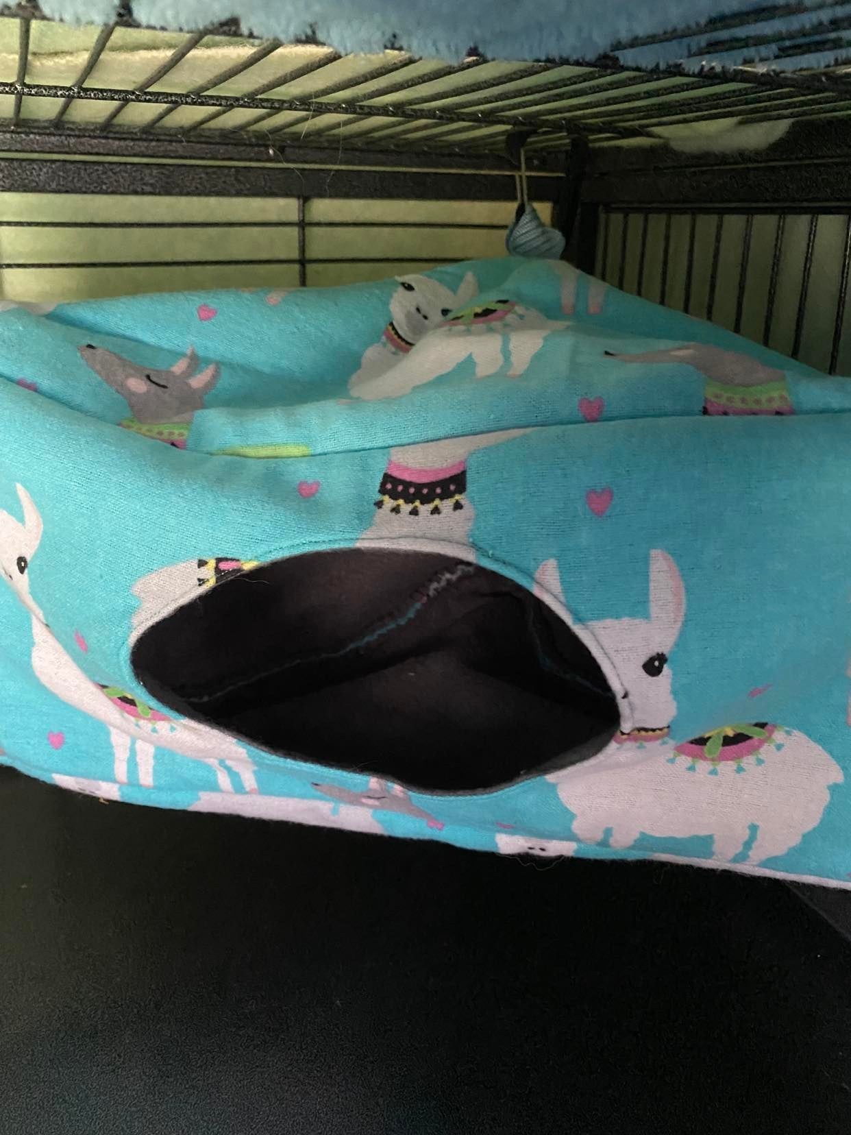 Ferret Bedding Corner Triangular Prism